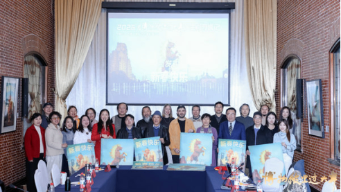 Spanish artist unveils Year of the Horse artworks at Shanghai's North Bund